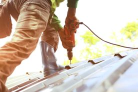 roofer on roof